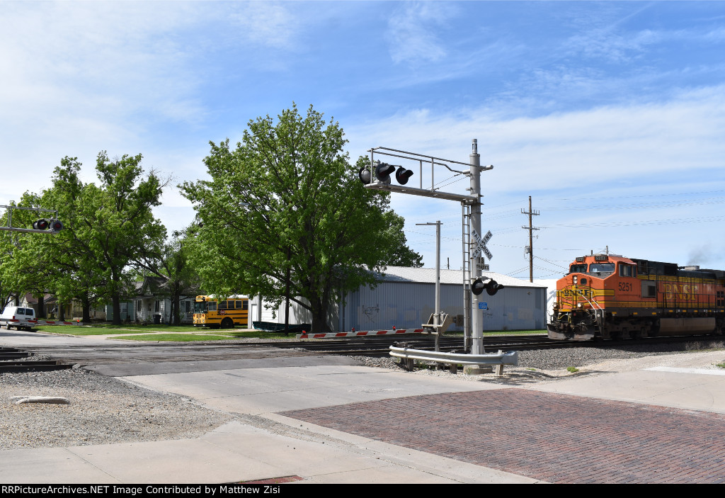 BNSF 5251